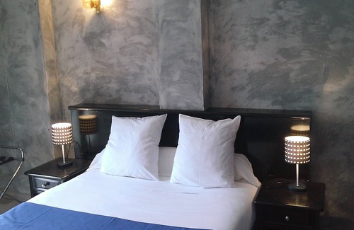 Saint-Pierre-de-Chignac Hotel | Le Saint Pierre