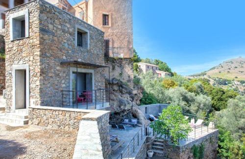 Moltifao Apartamento | Le SAN PETRONE-TOUR EN PIERRE EN CENTRE CORSE ENTRE MER ET MONTAGNE