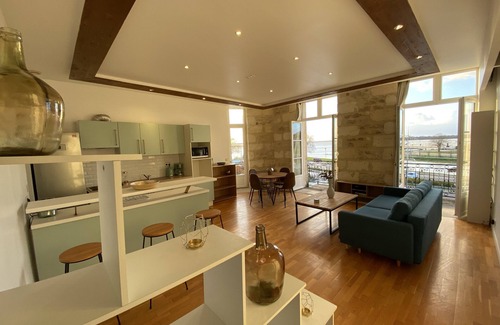 Blaye Apartamento | - Le Saugeron - Apartment in the heart of Blaye. All amenities