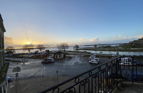 Blaye Apartamento | - Le Saugeron - Apartment in the heart of Blaye. All amenities