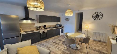 Mayenne Apartamento | Le ST Martin, Appartement de 45 m avec chambre séparé