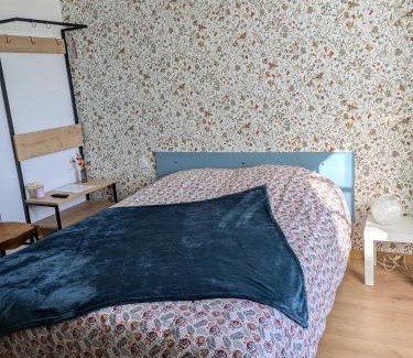 Oradour-Saint-Genest Apartamento | Le studio du Sabotier
