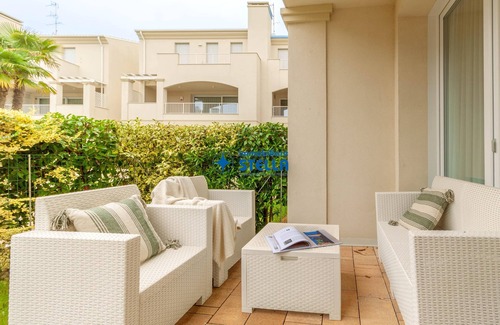 Faro Apartamento | Le Tropezien Village *pool and patio*