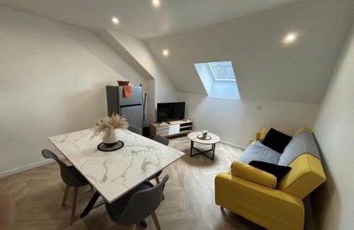 Ecommoy Apartamento | Le Voyageur - 7 p - Circuit Rêve au Mans