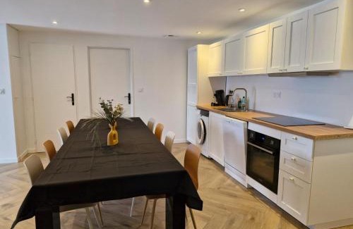 Lagnieu Apartamento | Le Zénith - 3 chambres, 3 salles de bain - 8 pers max - Réservation à la chambre possible