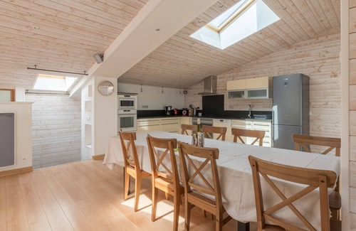 Saint-Hilaire-de-Chaleons Casa | Jolie maison avec piscine intérieure et sauna