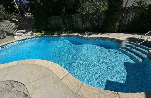 East York Casa | Leaside Rental w/ Backyard& Pool, 3-bedroom house in fantastic Toronto