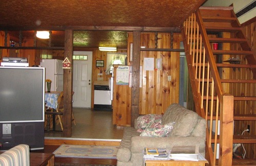 South Casco Cabaña | ¡Dejarlo todo atrás! Sebago Lake Area Cottage, Kayak, canoa y pescado, mascotas gratis!