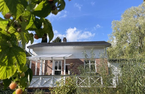 Althemmoor Casa | Leben am See. Kleines, Feines Ferienhaus auf Naturgrundstück Direkt am See