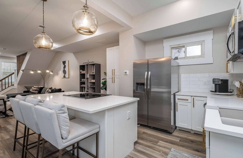 Covington Casa | Lee Street Lodge | Minutes from DT!