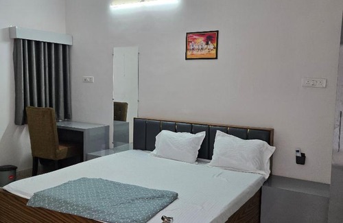 Jabalpur Apartamento | Leela home stay - Single room with washroom