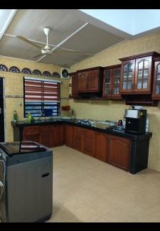 Seri Kembangan Casa | Leeza Homestay