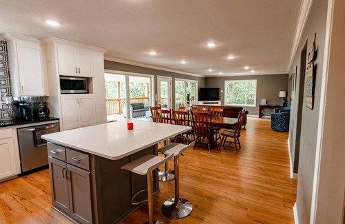 Fairfield Bay Casa | Legacy Lodge at Fairfield Bay- Direct Lakefront