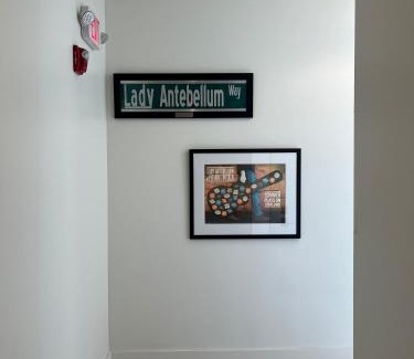 West End Apartamento | Legends Row by Maddox Hotel