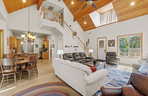 Sierra Cedars Cabina | Leisure Landing – Unwind in the Pines
