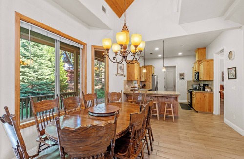 Sierra Cedars Cabina | Leisure Landing – Unwind in the Pines