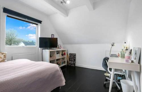 Vipperod Apartamento | Lejlighed/rækkehus med adgang til pool.