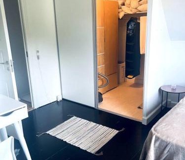 Vipperod Apartamento | Lejlighed/rækkehus med adgang til pool.