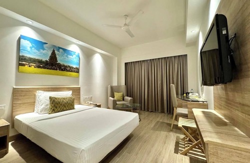 Little Mount Hotel | Lemon Tree Hotel Chennai