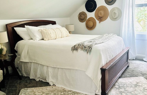 Gulf Hills Hotel | The Lemongrass Loft @ The Historic Mockingbird Inn Boutique Hotel