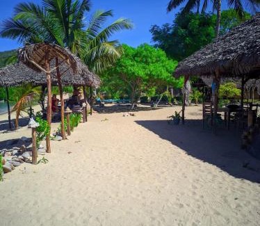 Nosy Tanihely Cama Y Desayuno | Lemuria Bay
