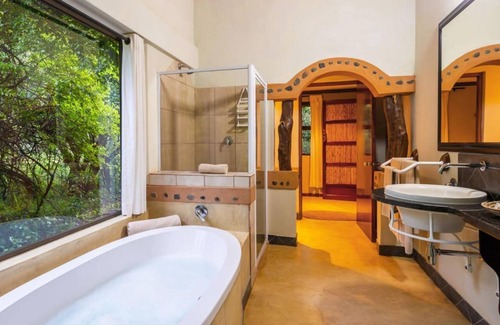 Hluhluwe Cabina | Leopard Walk Lodge