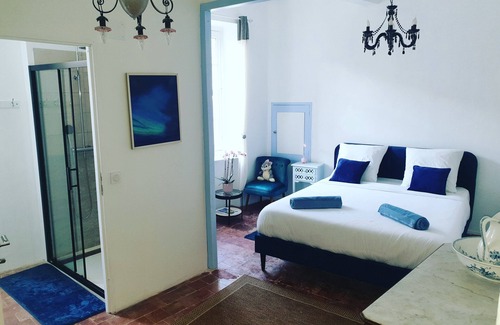 Luc-sur-Orbieu Cama Y Desayuno | Les 2 Drôles d'Oiseaux bed and breakfast