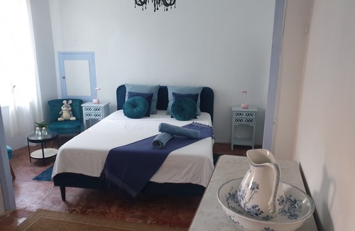 Luc-sur-Orbieu Cama Y Desayuno | Les 2 Drôles d'Oiseaux bed and breakfast