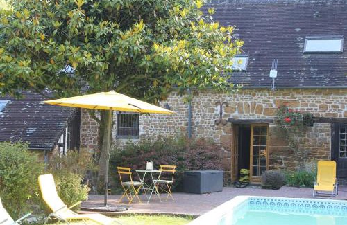 Vimoutiers Casa | Les Bambous, avec piscine, tennis et lac privatif