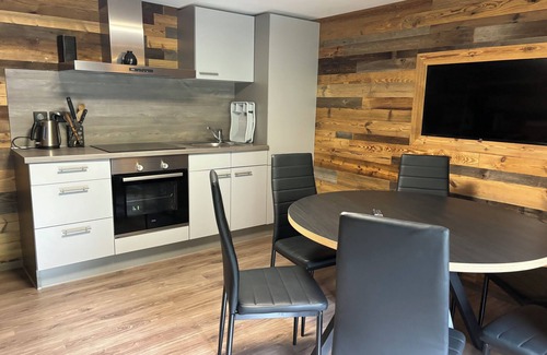 Rochesson Casa | Les Cèpes: private spa, shared pool, playground, 6p
