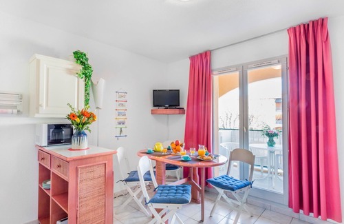 Miramar Apartamento | Les Canoubiers III by Interhome