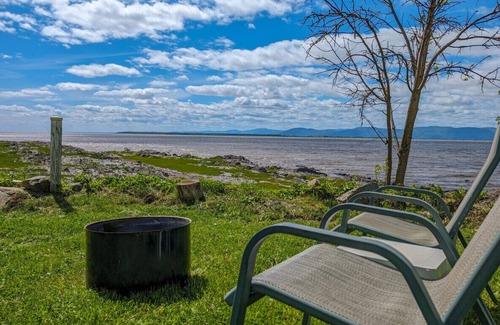 Cap-Saint-Ignace Chalet De Esquí | Les Chalets Bleus - Small cottage with spa by the water - Cottage 3