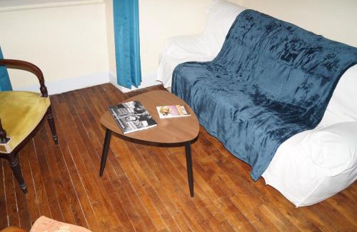 Allassac Cama Y Desayuno | Les Chambres du Cheval Blanc