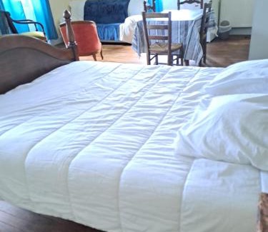 Allassac Cama Y Desayuno | Les Chambres du Cheval Blanc