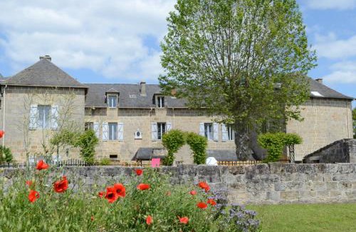 Noailles Casa | Les Dépendances du Château