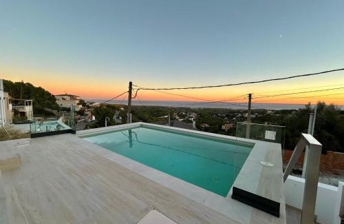 Castellet i la Gornal Villa | Les Flors de Cunit Villa Edelweiss