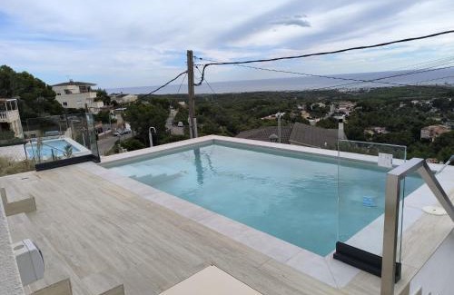 Castellet i la Gornal Villa | Les Flors de Cunit Villa Edelweiss