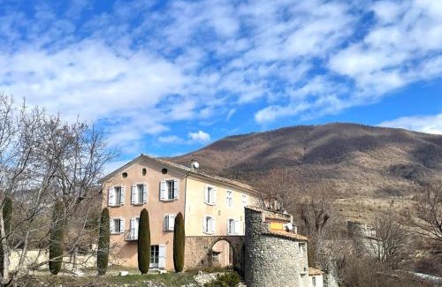 La Robine-sur-Galabre Apartamento | Les gîtes du château