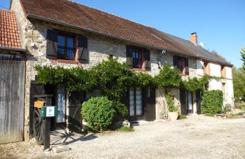 Cheniers Casa | Les Gites de Montinazeau - 3 adjoining gites set in quiet and beautiful countryside with free Wi-Fi
