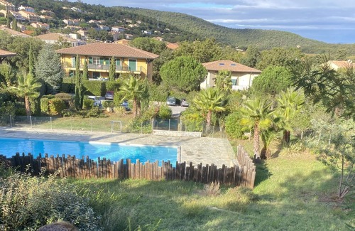 La Croix-Valmer Cabaña | Gîte-Apartamento-Baño privado con bañera-Vista al Jardín