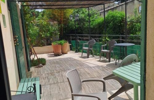 Pelissanne Villa | Les loups blancs en Provence