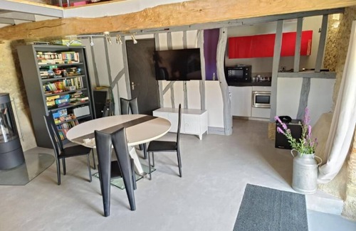 Saint-Arailles Casa | Les Mésanges - Loft spirit, stone charm