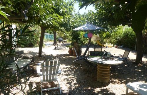 Argeliers Casa | Les mûriers - Etage complet d'une grande maison avec jardin