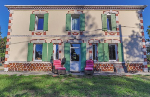 Trensacq Casa | Les Maisons Des Houssats con piscina compartida y terraza privada.