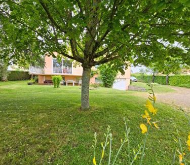Montravers Casa | Les Pâquerettes, gîte de campagne 1300 m2 de terrain à 20min du Puy du Fou