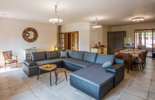 Montlaur Casa | Les Roses d’Angelina - Superbe maison avec piscine et jardin arboré