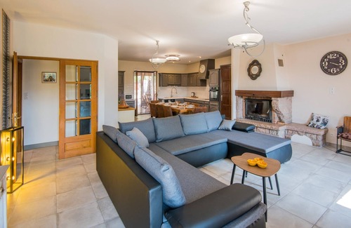 Montlaur Casa | Les Roses d’Angelina - Superbe maison avec piscine et jardin arboré