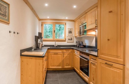 Gstaad Apartamento | Les Silenes by Interhome