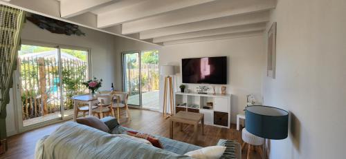 Ares Casa | LesOyats33 - Maisonnette avec accès Piscine