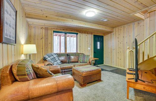 Harbor Springs Casa | Less Than 1 Mi to Nubs Nob Ski Cabin with Sauna and Deck!